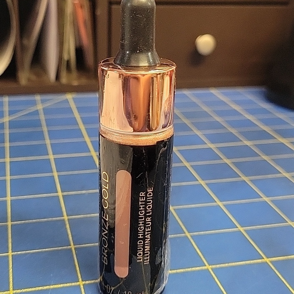 Revolution Bronze Gold Liquid Highlighter 18ml New Sealed